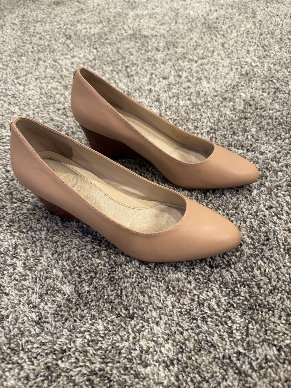 Cole Haan Nude Leather Wedge Pumps Women’s Size 7B Comfort Heels